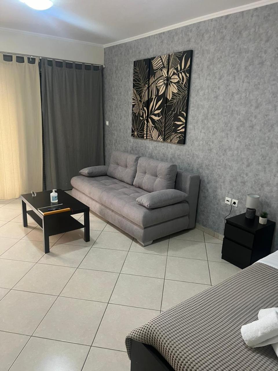 Avr Airport Deluxe Suites 4 Markopoulo Mesogaias Exterior photo